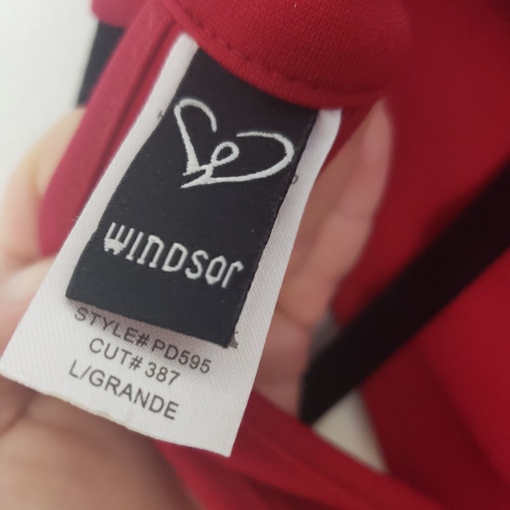 Bodycon red dress with open back - Picture 3 of 5